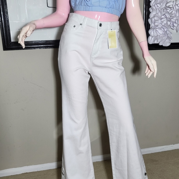 Michael Kors white boot cut style jeans botton high rise - Picture 2 of 2